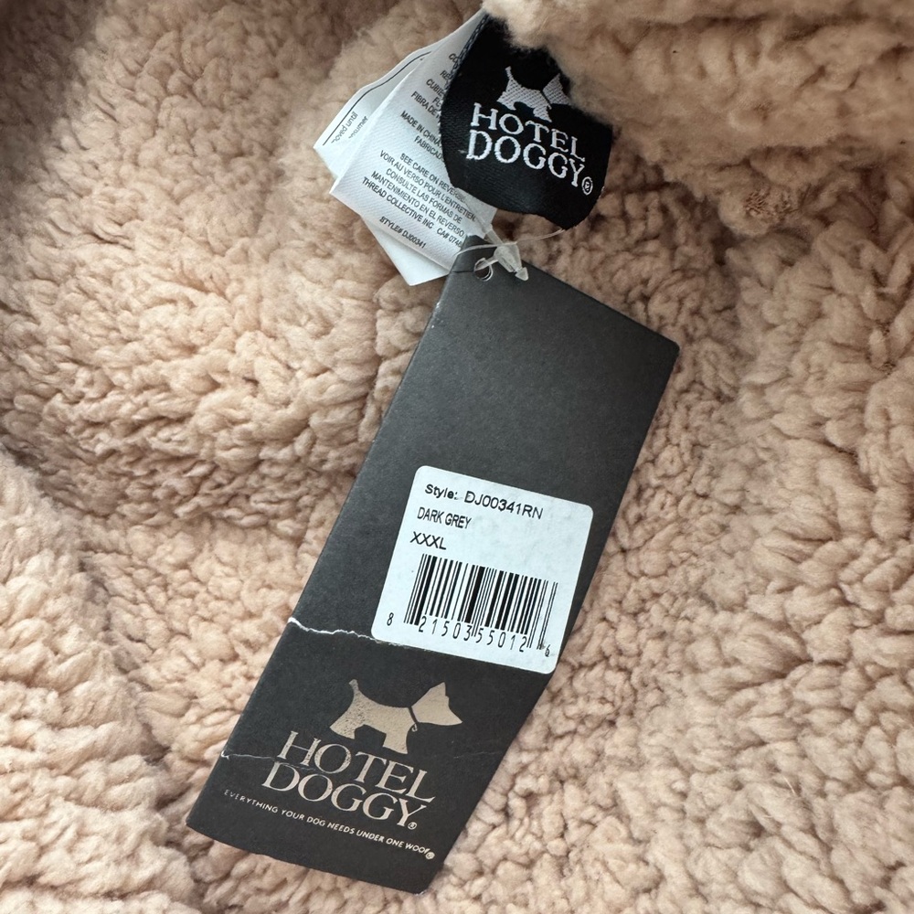 Hotel Doggy fleece sweater/blanket for XXXL dog. A beautiful cosy layer.